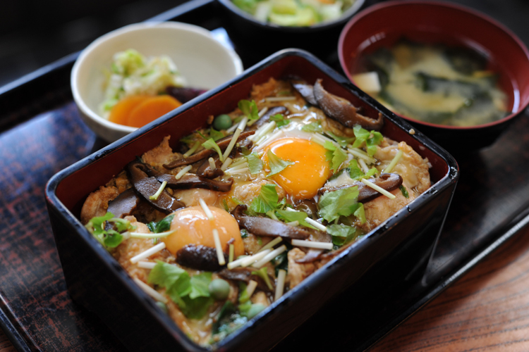 親子丼（中）